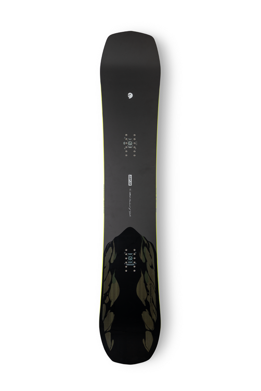 THE BLACK SNOWBOARD OF DEATH